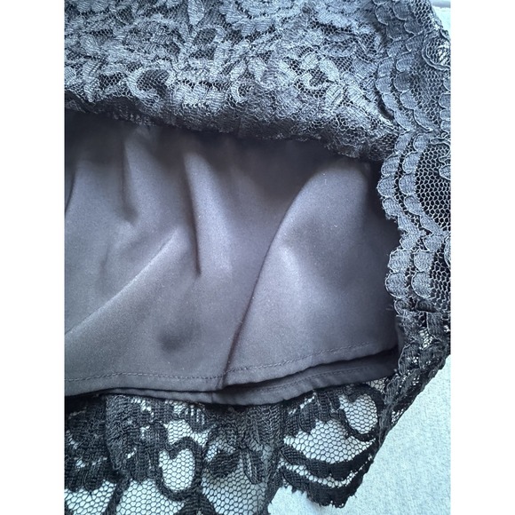 Old Navy Women's Sz 2 Black Lace Lined Skirt Just Below Waist Flared Goth Rock - Picture 5 of 8